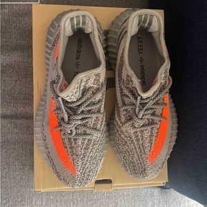 Slightly used Yeezy 350 Boost size 6. Comes with original box and packaging.
